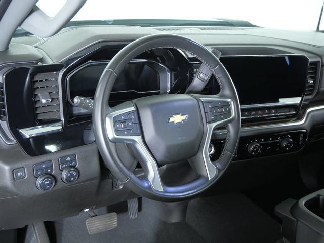 Used 2024 Chevrolet Silverado 2500 LT AWD/4WD image 18