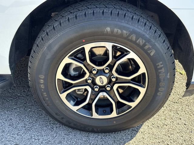 Certified 2024 Ford Expedition XLT image 9