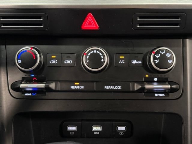 Used 2022 Kia Carnival LX FWD image 29