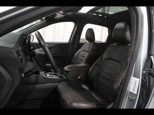 Certified 2023 Ford Escape ST-Line Elite w/ Premium Technology Package AWD/4WD image 5