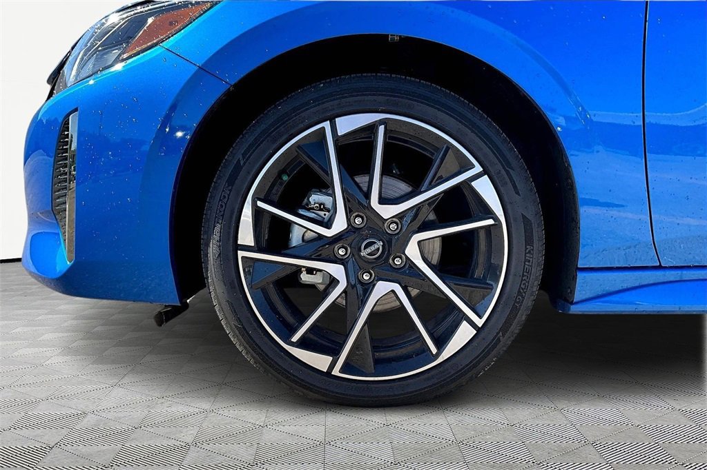 Used 2024 Nissan Sentra SR w/ SR Premium Package image 11