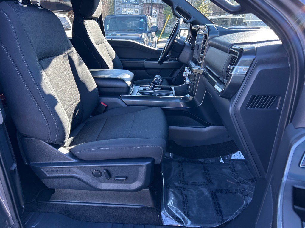 Certified 2022 Ford F150 XLT w/ Equipment Group 302A High image 17