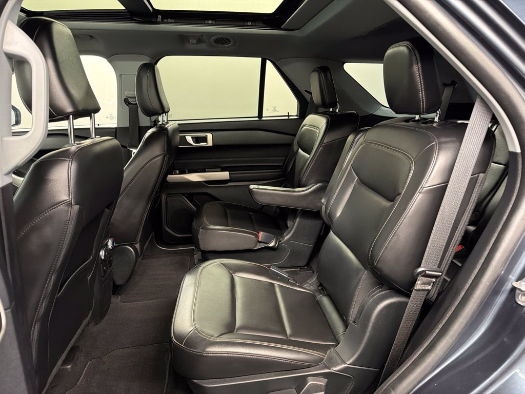 Certified 2022 Ford Explorer XLT w/ Equipment Group 202A AWD/4WD image 31