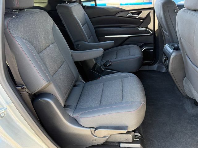 Used 2024 Chevrolet Traverse Z71 w/ Enhanced Driving Package AWD/4WD image 33
