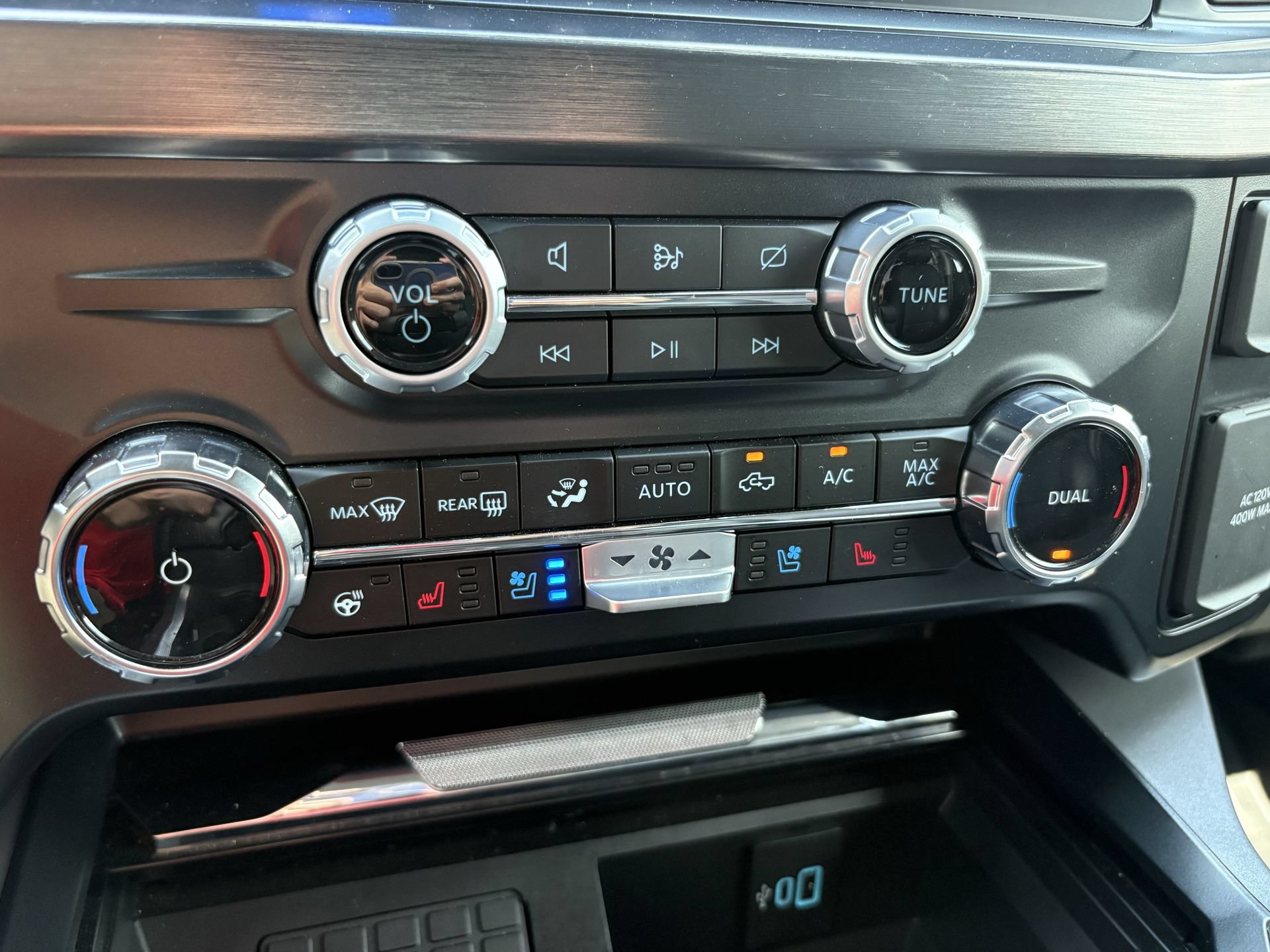 Certified 2024 Ford F250 Lariat AWD/4WD image 6