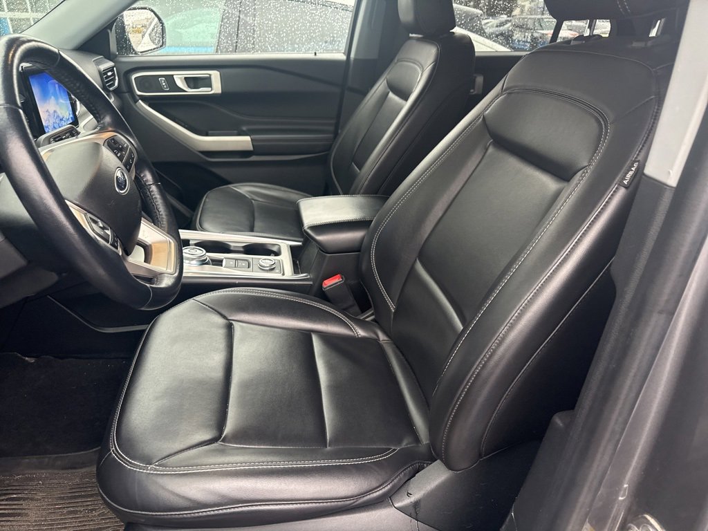 Certified 2022 Ford Explorer XLT w/ Equipment Group 202A image 10