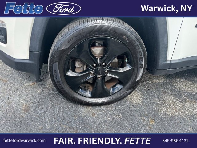 Used 2019 Jeep Compass Latitude AWD/4WD image 2