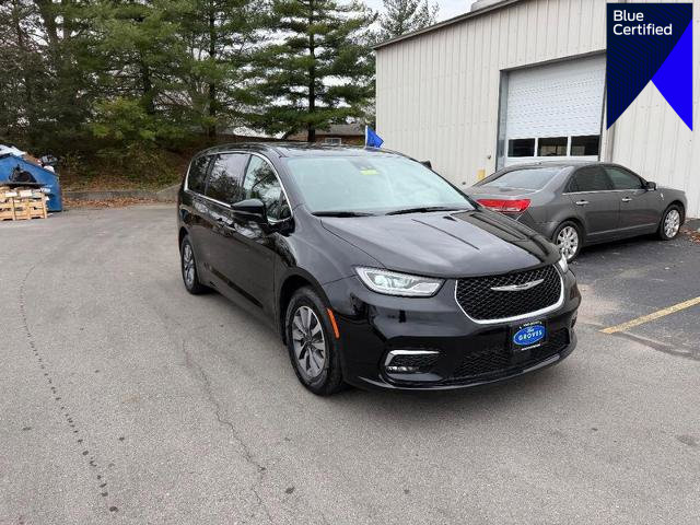 Used 2024 Chrysler Pacifica Limited