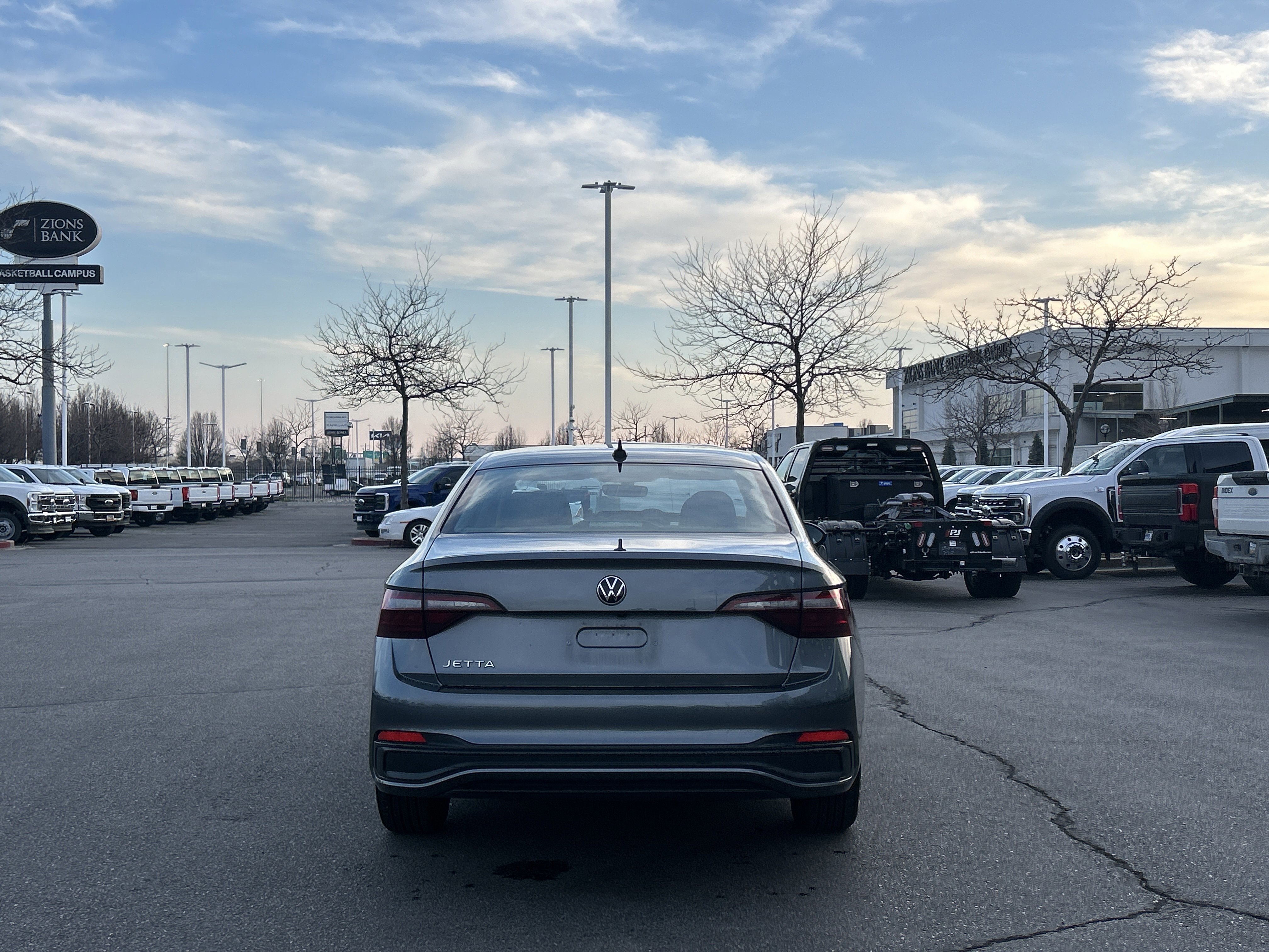 Used 2023 Volkswagen Jetta S image 4