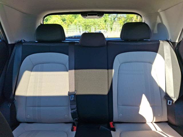 Used 2024 Hyundai Venue SEL FWD image 13