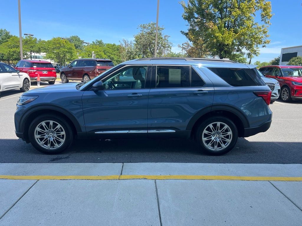Certified 2025 Ford Explorer Active w/ Active Comfort Package AWD/4WD image 6