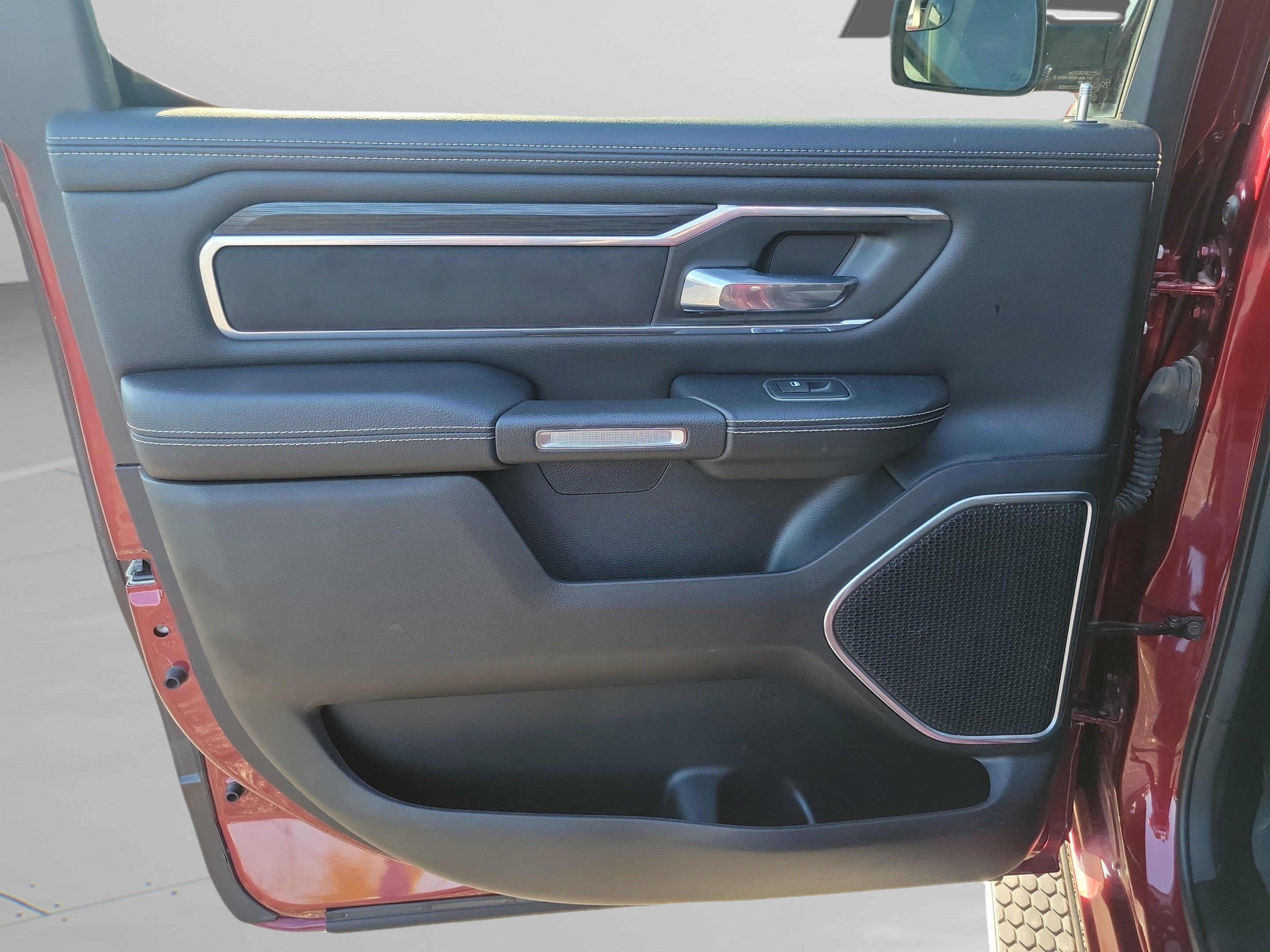 Used 2023 RAM 1500 Laramie AWD/4WD image 13