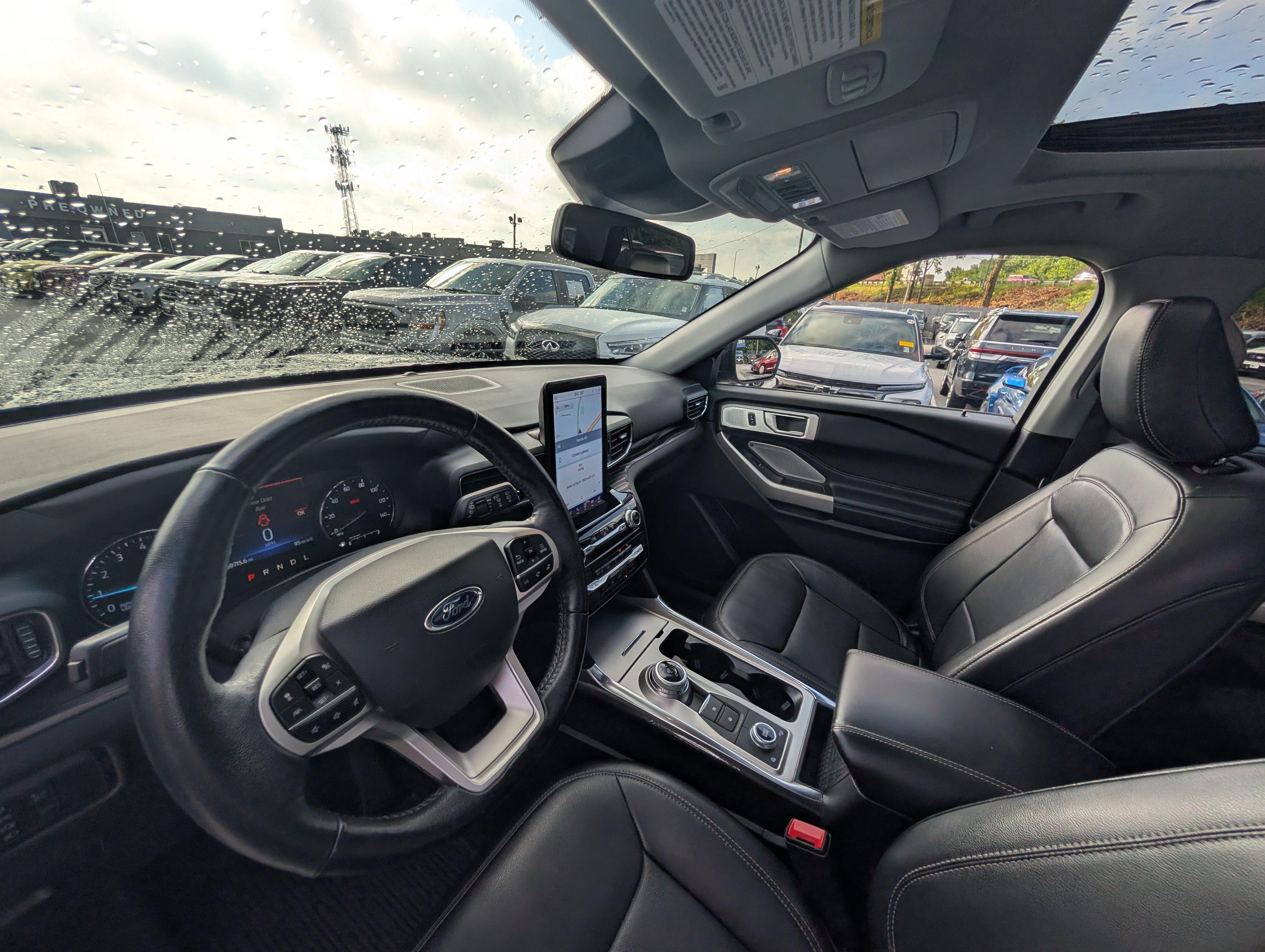 Certified 2022 Ford Explorer Limited w/ Limited Technology Package AWD/4WD image 19