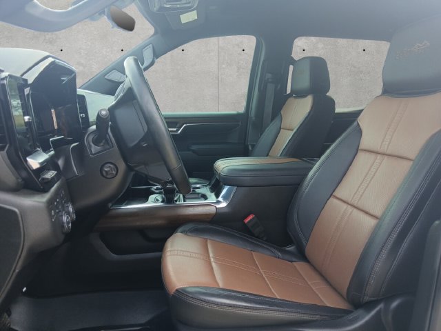 Used 2024 Chevrolet Silverado 1500 High Country w/ Technology Package AWD/4WD image 20