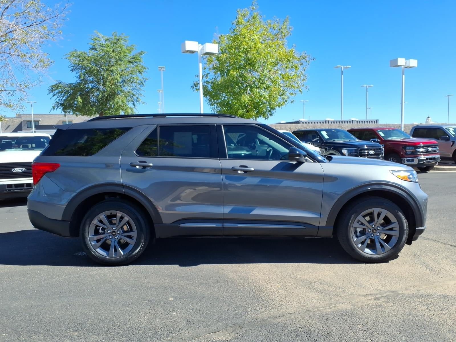 Certified 2023 Ford Explorer XLT w/ Equipment Group 202A AWD/4WD image 3