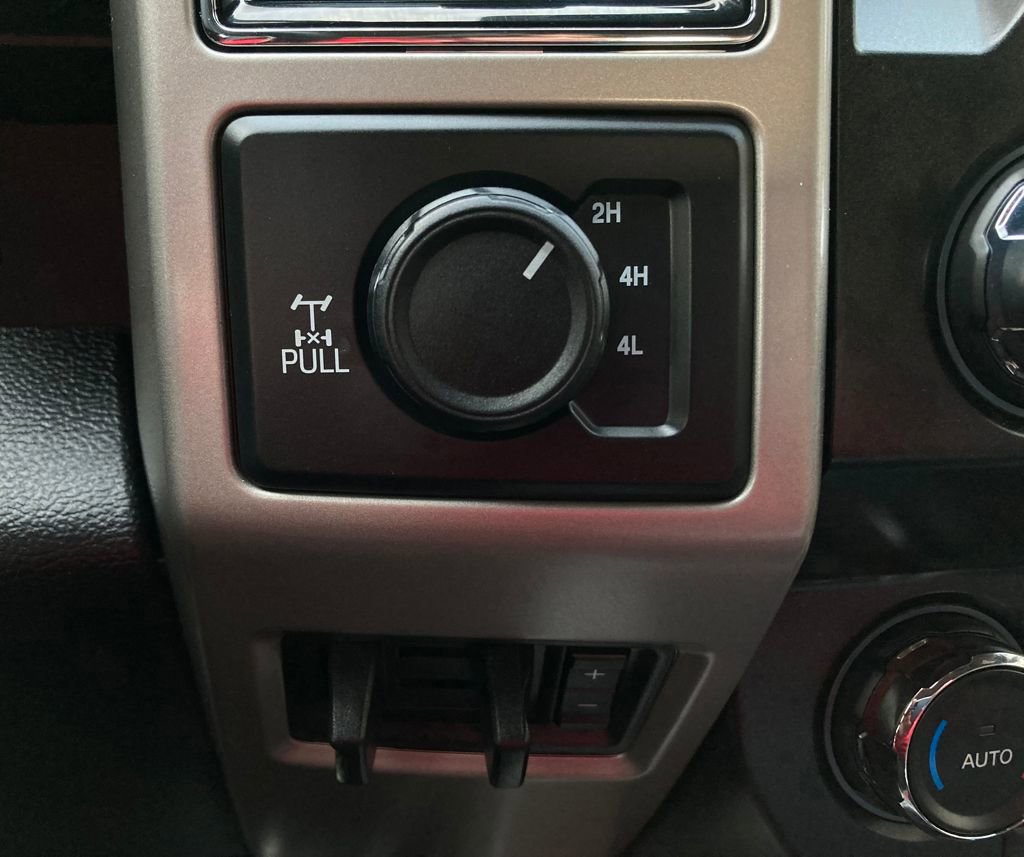 Certified 2021 Ford F250 Lariat w/ Lariat Value Package image 33