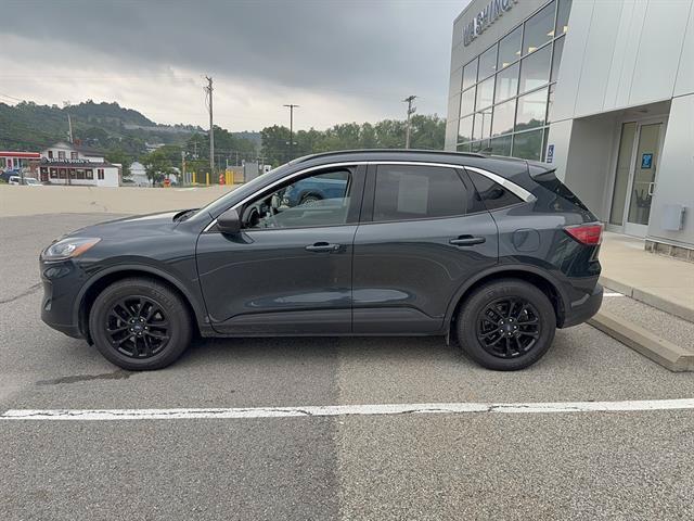 Certified 2022 Ford Escape SE w/ Convenience Package AWD/4WD image 2