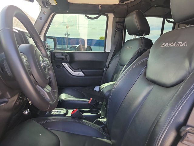 Used 2017 Jeep Wrangler Unlimited Sahara w/ Max Tow Package AWD/4WD image 20