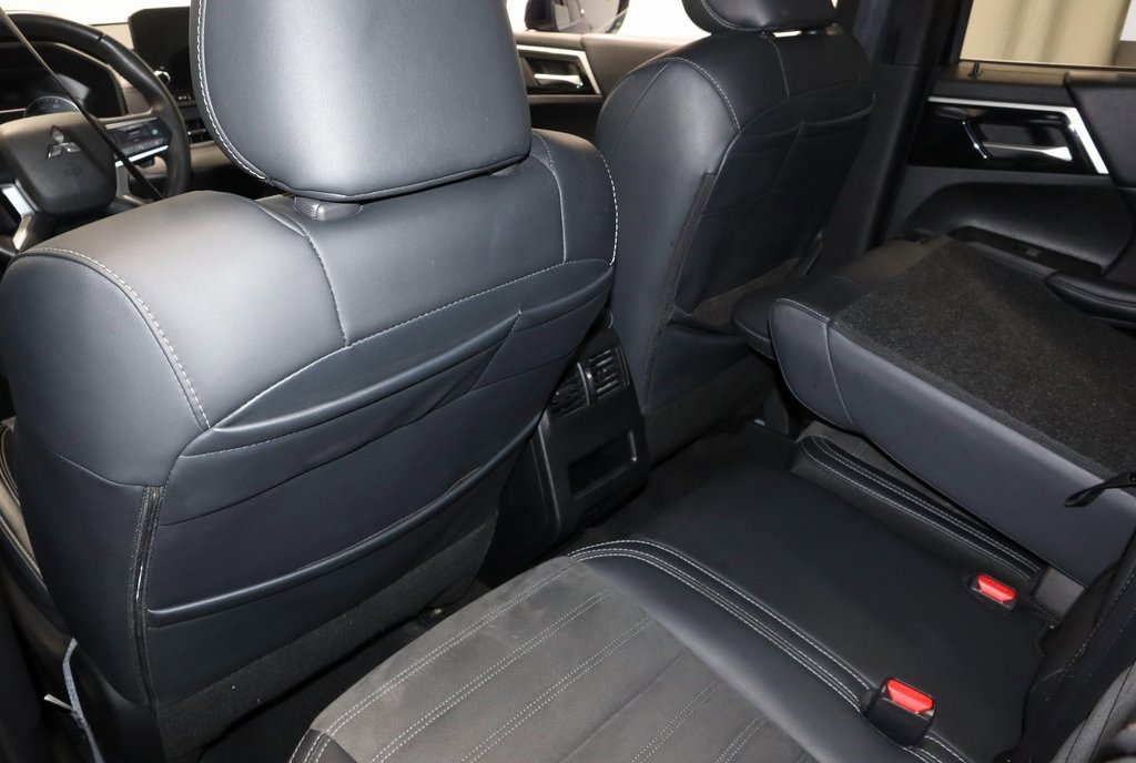 Used 2024 Mitsubishi Outlander SE image 20