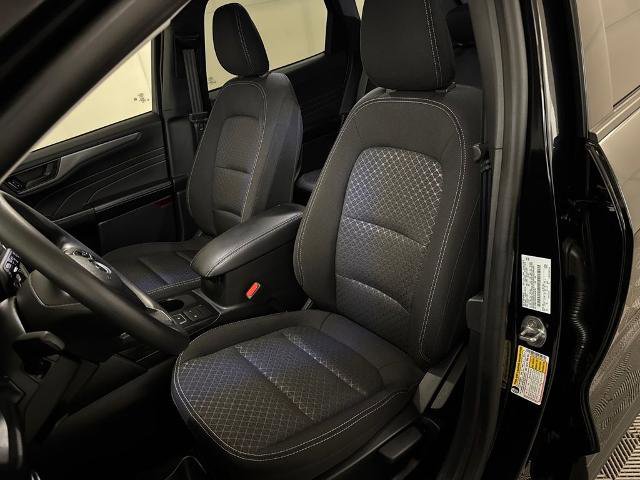 Certified 2025 Ford Escape Active FWD image 17