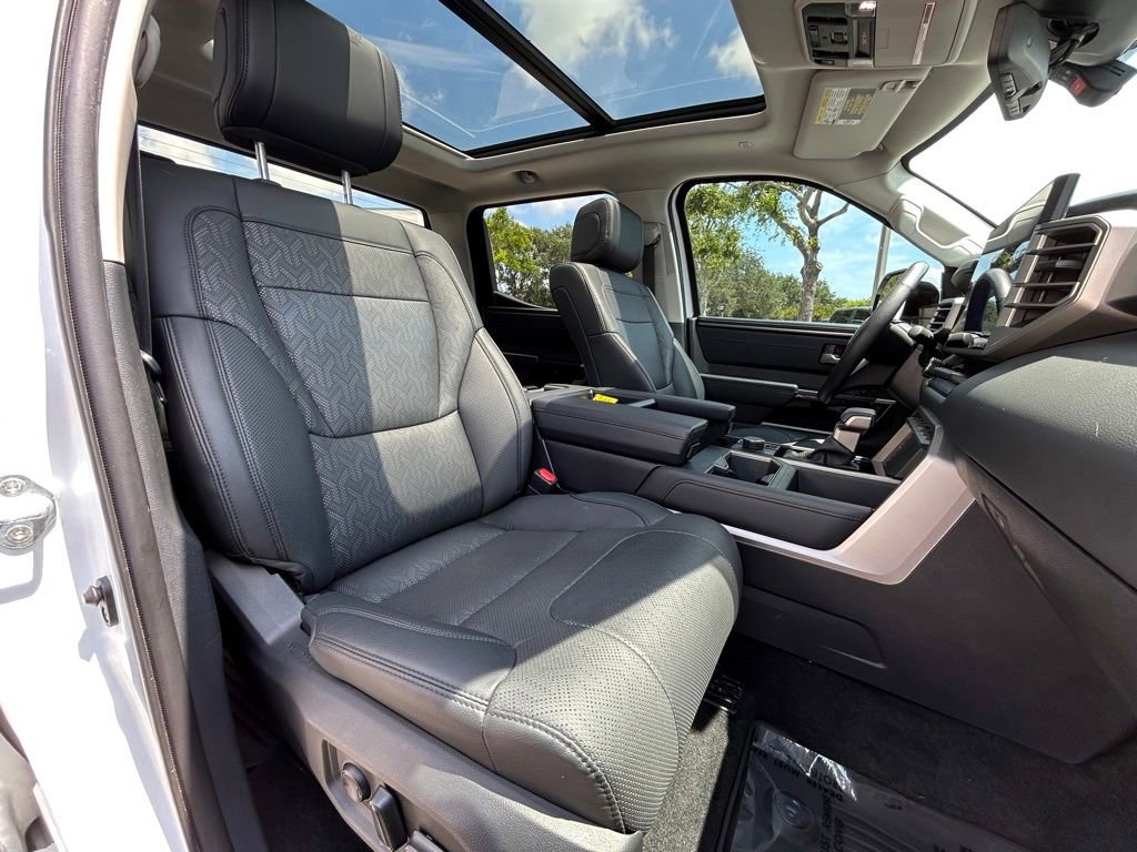 Used 2024 Toyota Tundra Limited AWD/4WD image 28