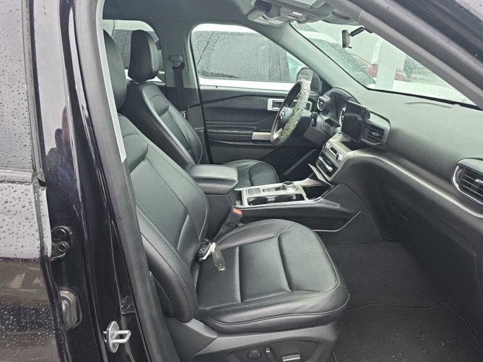 Certified 2022 Ford Explorer XLT w/ Equipment Group 202A image 6