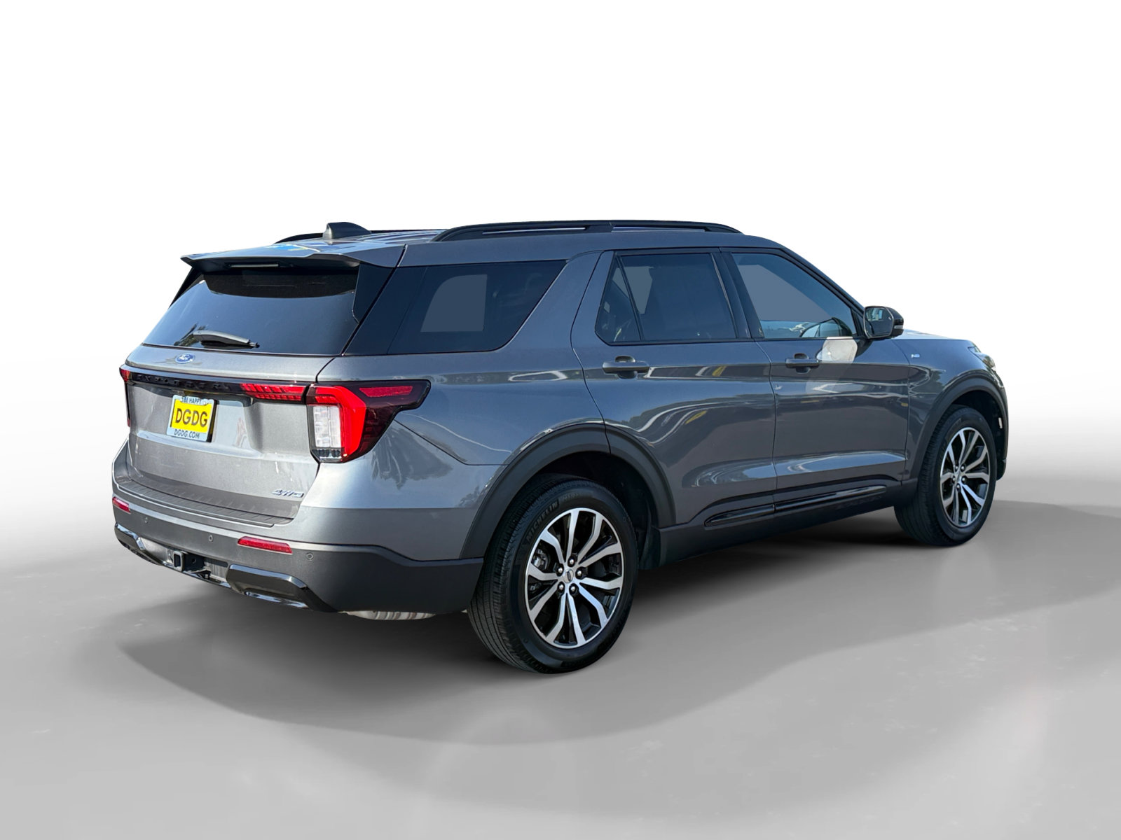 Certified 2025 Ford Explorer ST-Line AWD/4WD image 5