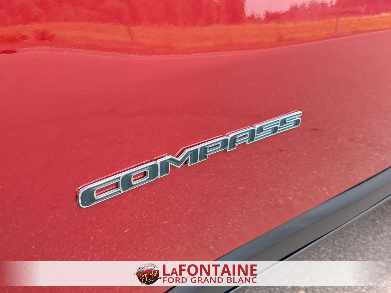 Used 2025 Jeep Compass Limited AWD/4WD image 10