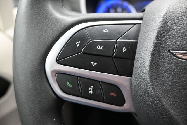 Used 2024 Chrysler Pacifica Touring-L FWD image 28