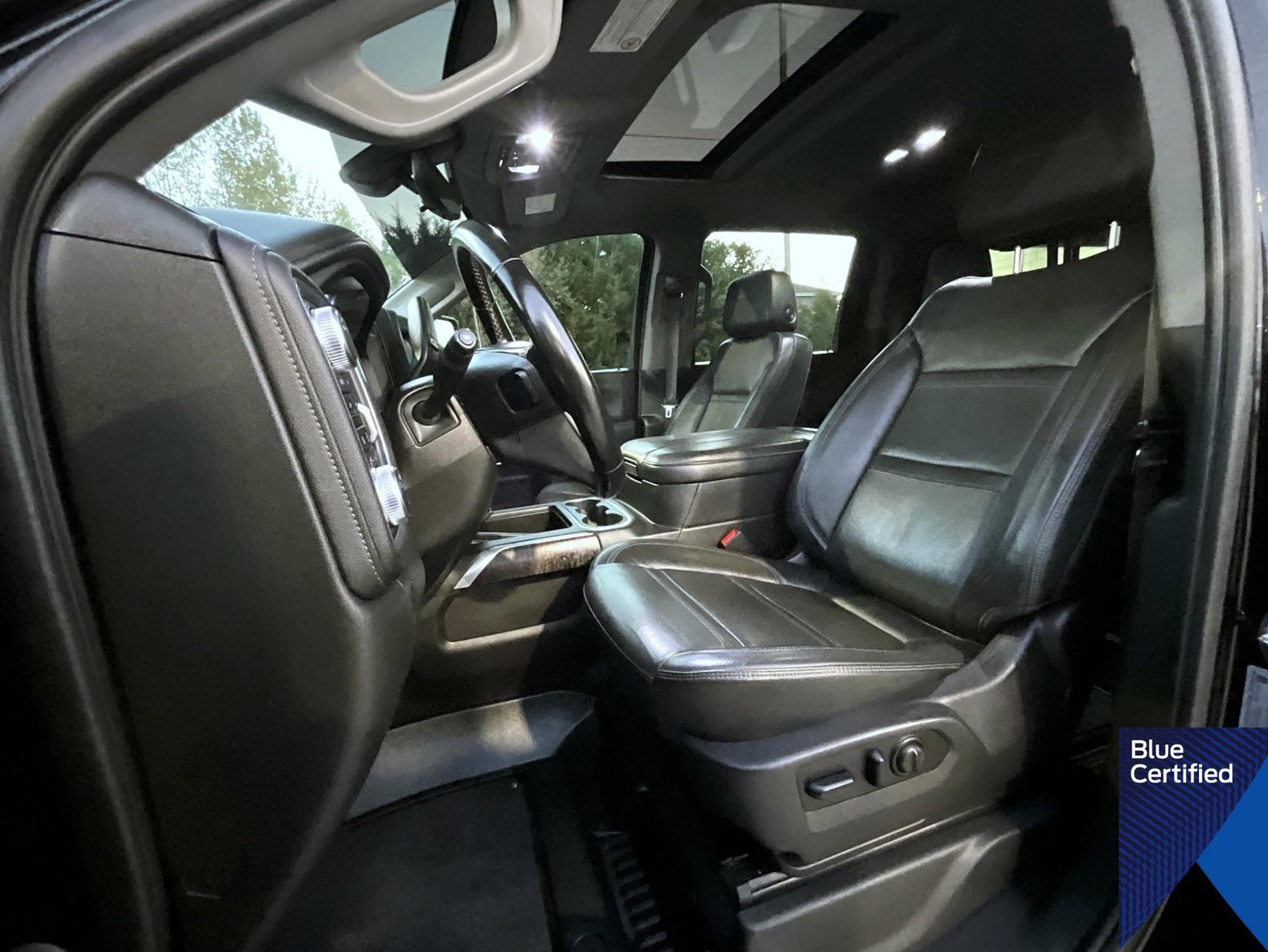 Used 2023 GMC Sierra 2500 Denali w/ Denali Black Diamond Edition AWD/4WD image 10