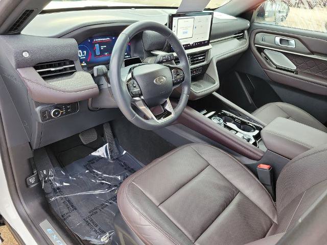 Certified 2025 Ford Explorer Platinum w/ Ultimate Package image 24
