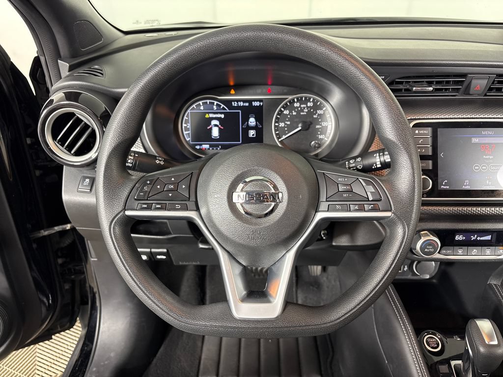 Used 2019 Nissan Kicks SV FWD image 17