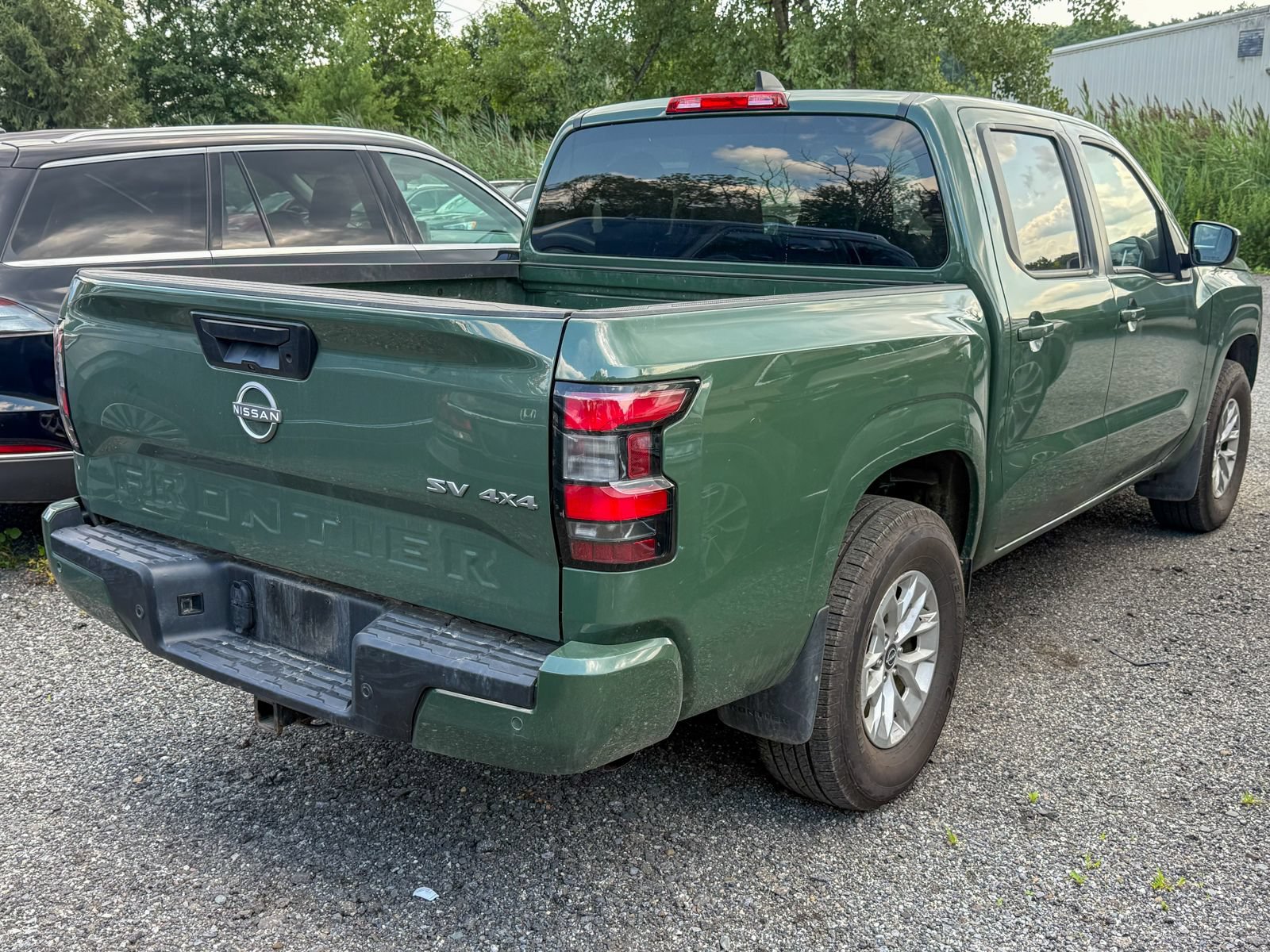 Used 2024 Nissan Frontier SV w/ Technology Package AWD/4WD image 12