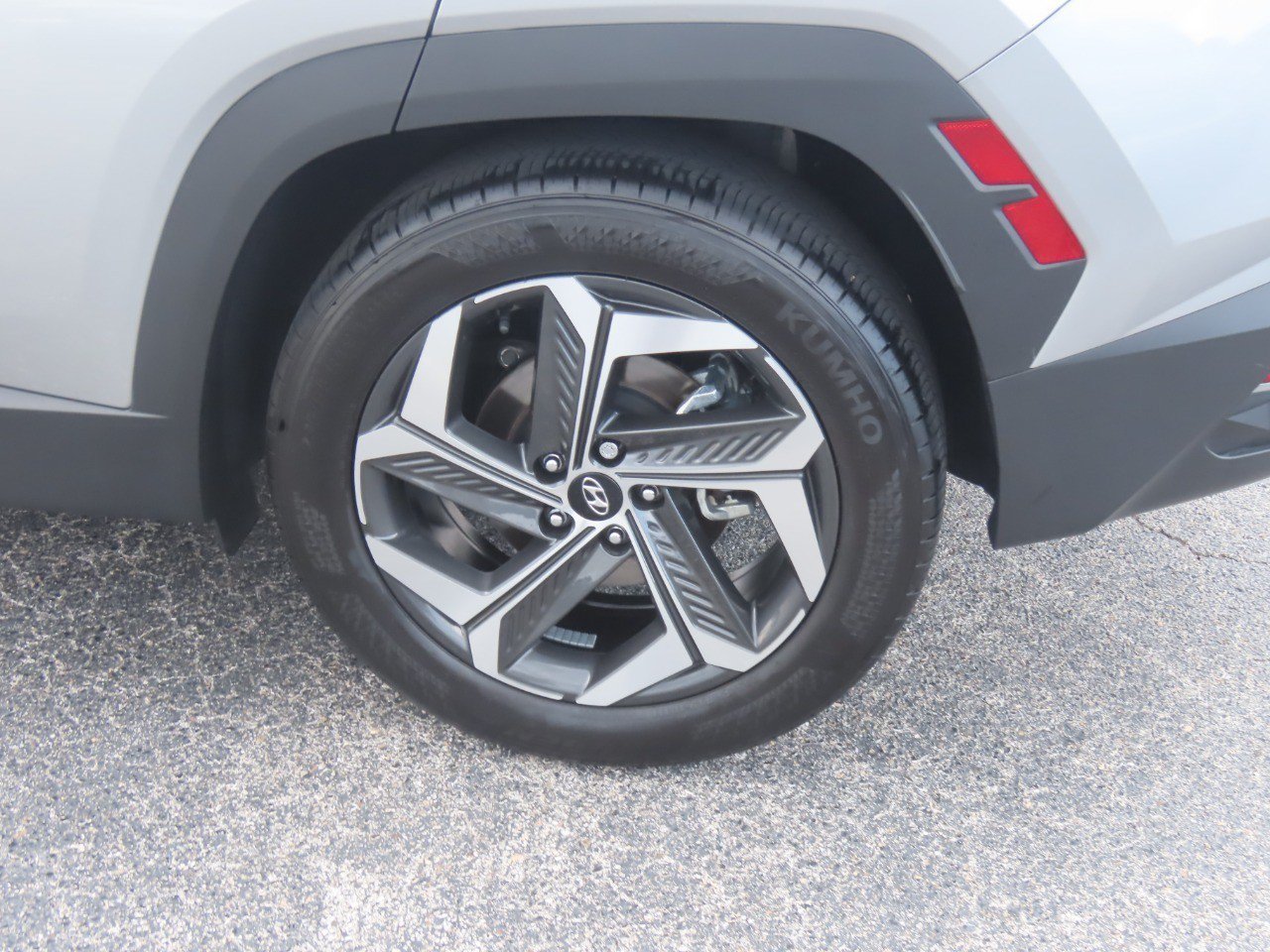 Used 2024 Hyundai Tucson SEL w/ Convenience Package FWD image 18