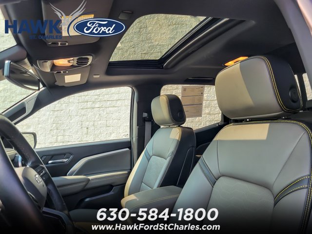 Used 2024 Chevrolet Colorado ZR2 w/ ZR2 Convenience Package III AWD/4WD image 9