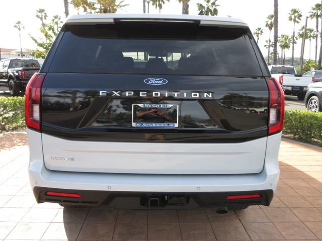 Certified 2025 Ford Expedition Active RWD image 3