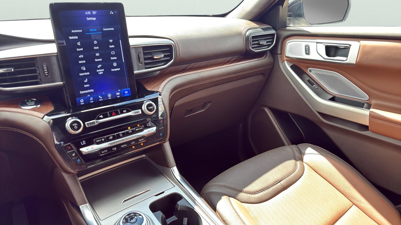 Certified 2021 Ford Explorer King Ranch w/ Premium Technology Package RWD image 19