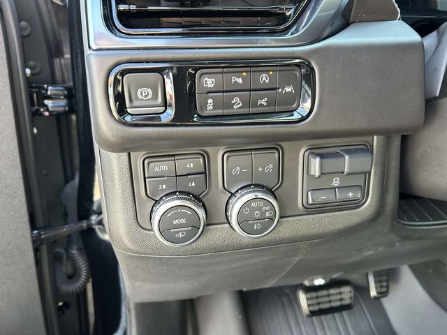 Used 2025 GMC Yukon AT4 Ultimate AWD/4WD image 21