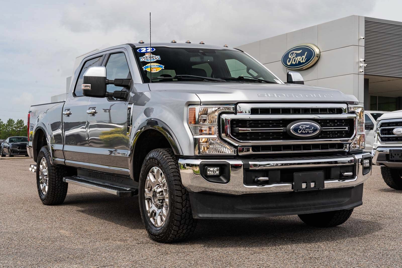 Certified 2022 Ford F250 Lariat w/ Chrome Package AWD/4WD image 1