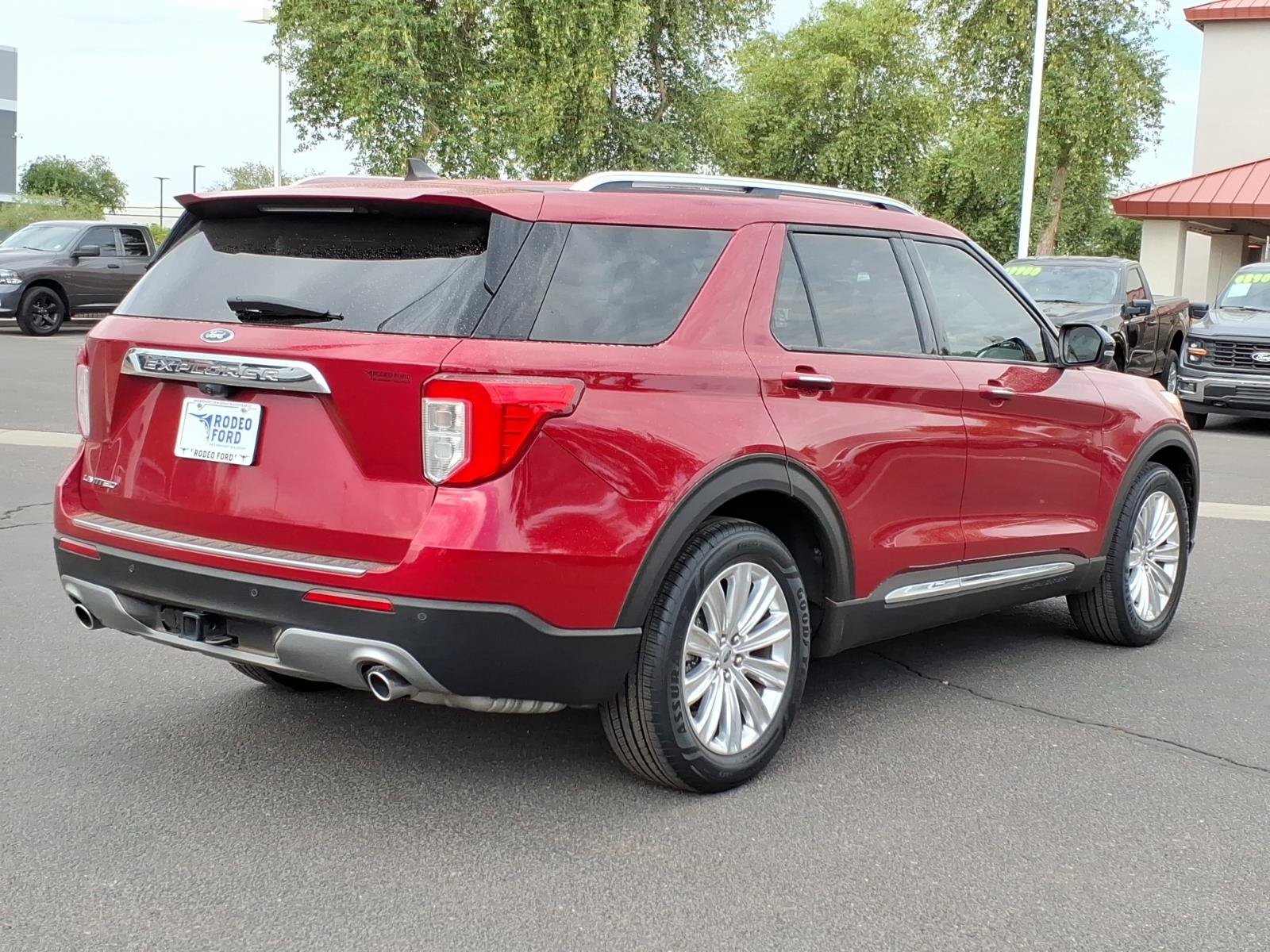 Certified 2022 Ford Explorer Limited w/ Equipment Group 301A RWD image 5