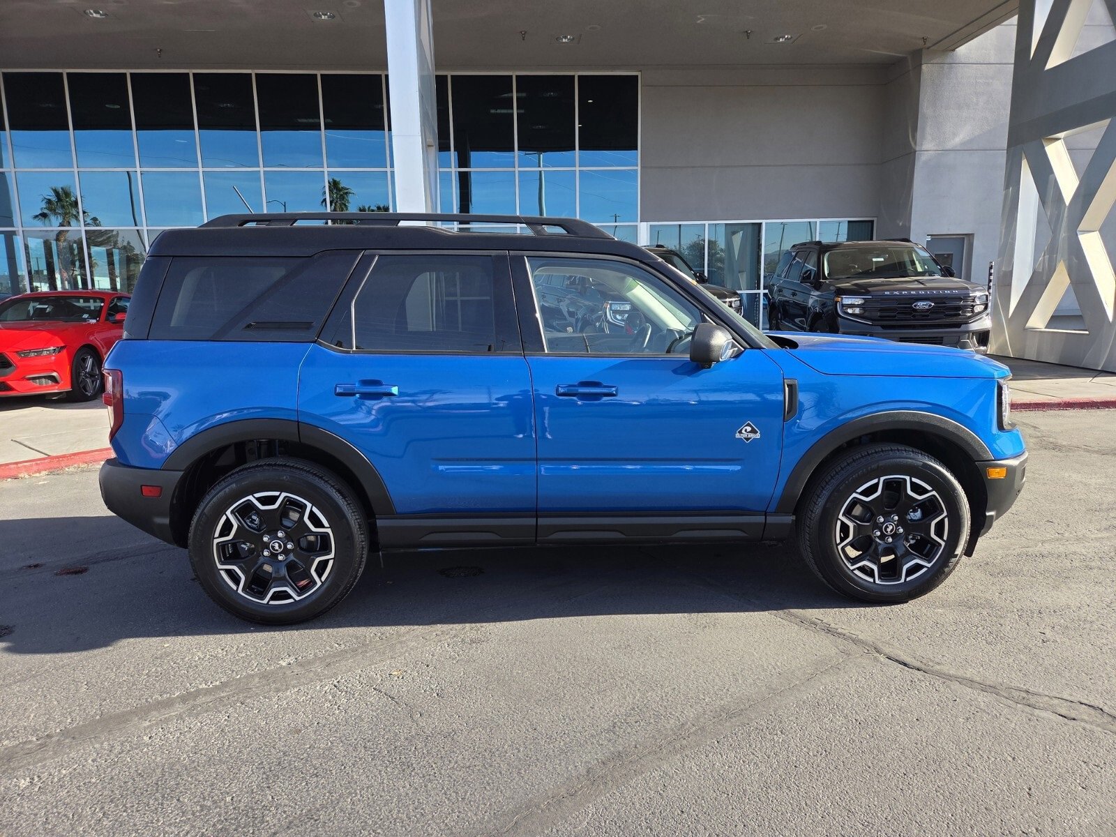 Certified 2025 Ford Bronco Sport Outer Banks w/ Outer Banks Tech Package+ image 6