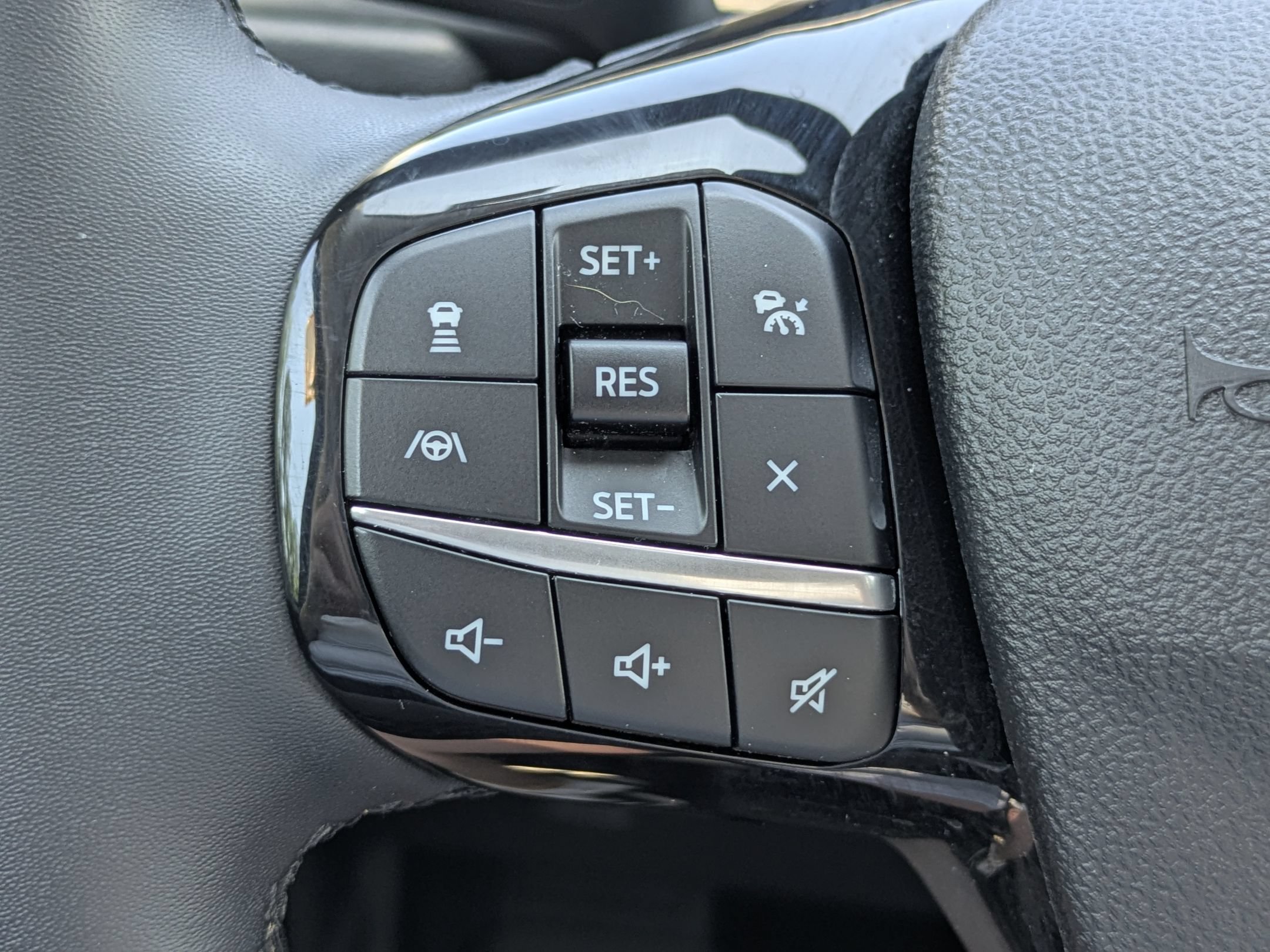 Certified 2022 Ford Escape SEL w/ Technology Package FWD image 17