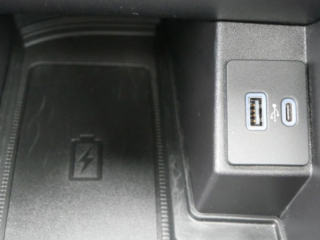 Certified 2023 Ford Edge ST-Line w/ Class II Trailer Tow Package image 26