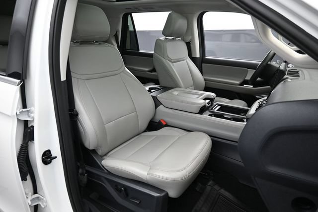 Certified 2025 Ford Expedition Active AWD/4WD image 32