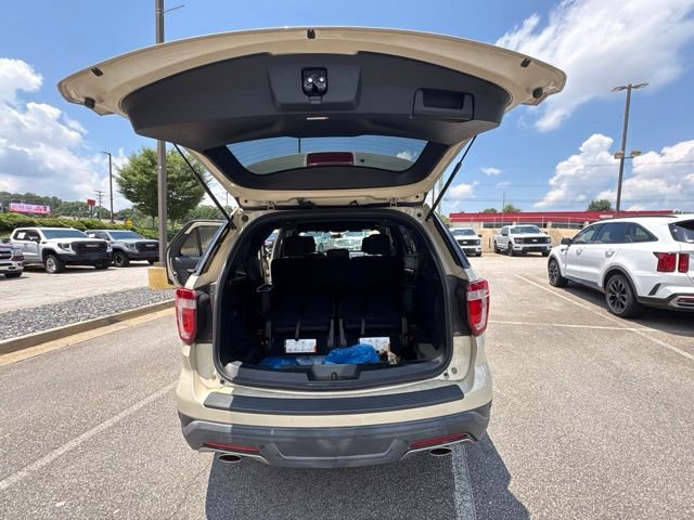 Certified 2018 Ford Explorer XLT FWD image 15