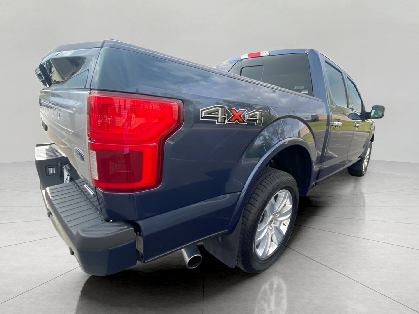 Certified 2019 Ford F150 Platinum w/ Equipment Group 701A Luxury AWD/4WD image 9