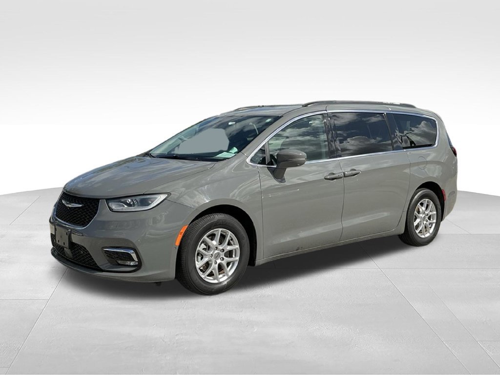 Used 2022 Chrysler Pacifica Touring-L w/ Uconnect Theater Family Group