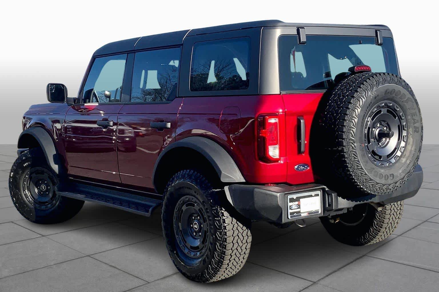 Certified 2025 Ford Bronco 4-Door w/ Sasquatch Package AWD/4WD image 2