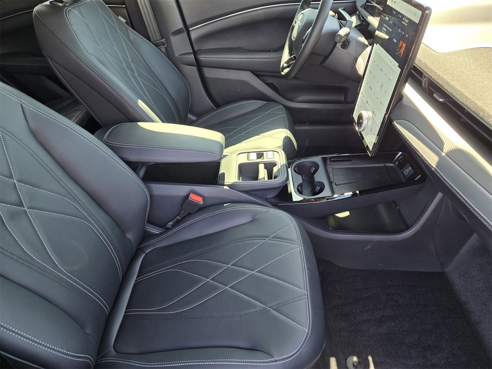 Certified 2025 Ford Mustang Mach-E Select image 12