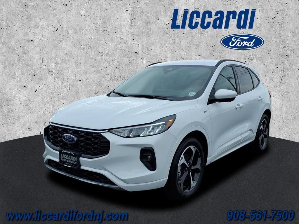 Certified 2023 Ford Escape ST-Line Select w/ Tech Pack #2 image 3